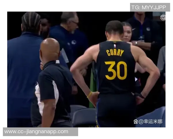 库里谈比赛开局表现不佳并分析队友对场上空间的影响