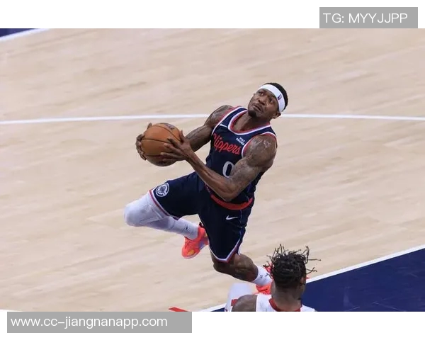 船记：里德末节三分狂潮超快船全队下半场表现克莱一周前同样精彩