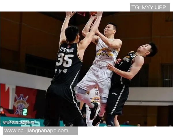 效率平平却轻松取胜三球全场15投5中斩获16分8篮板8助攻表现出色